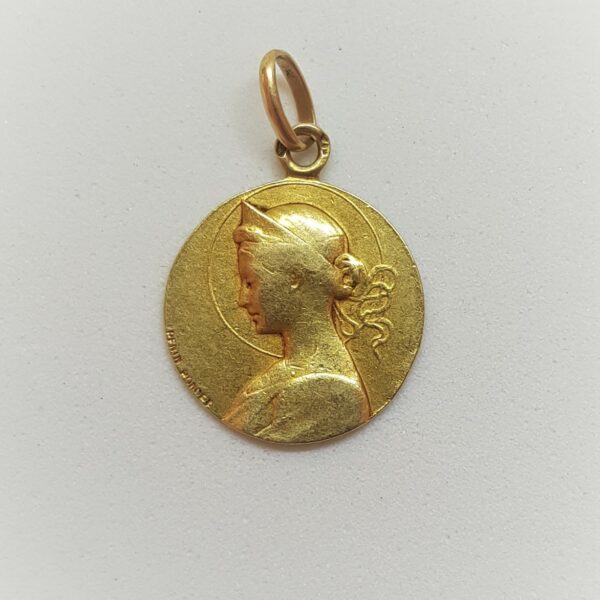 VENDUE. Médaille Vierge couronnée