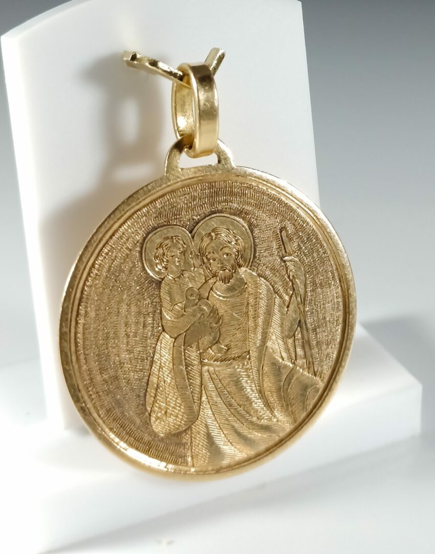 Rare médaille en or guilloché Saint Joseph