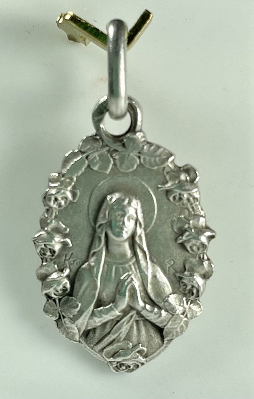 Médaille en argent ovale