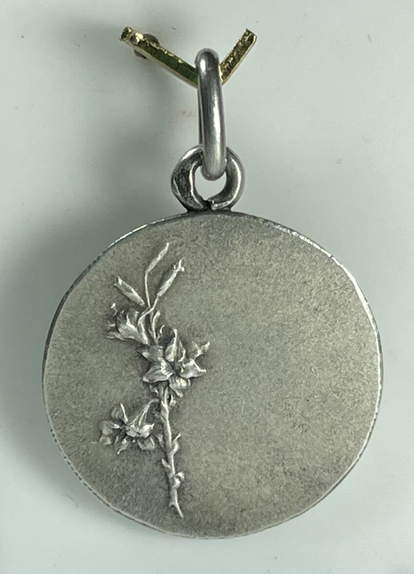 Médaille en argent Vierge de profil – Image 2
