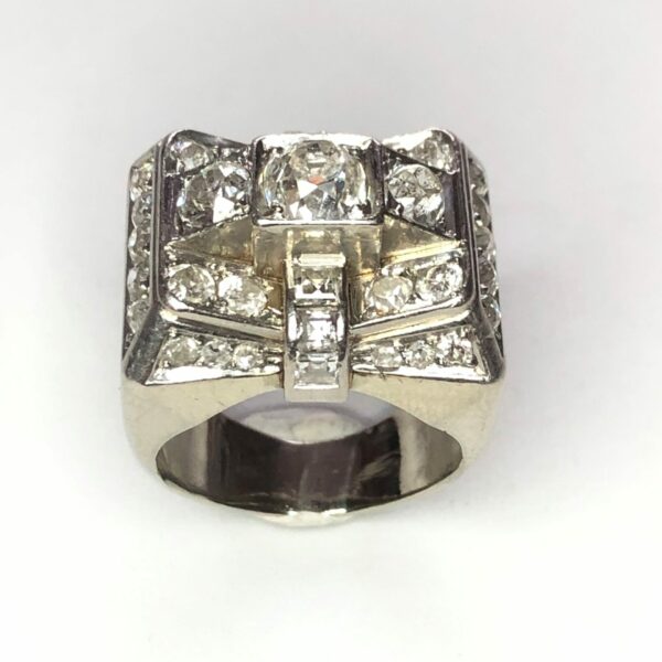 VENDUE. Bague Tank Art Déco