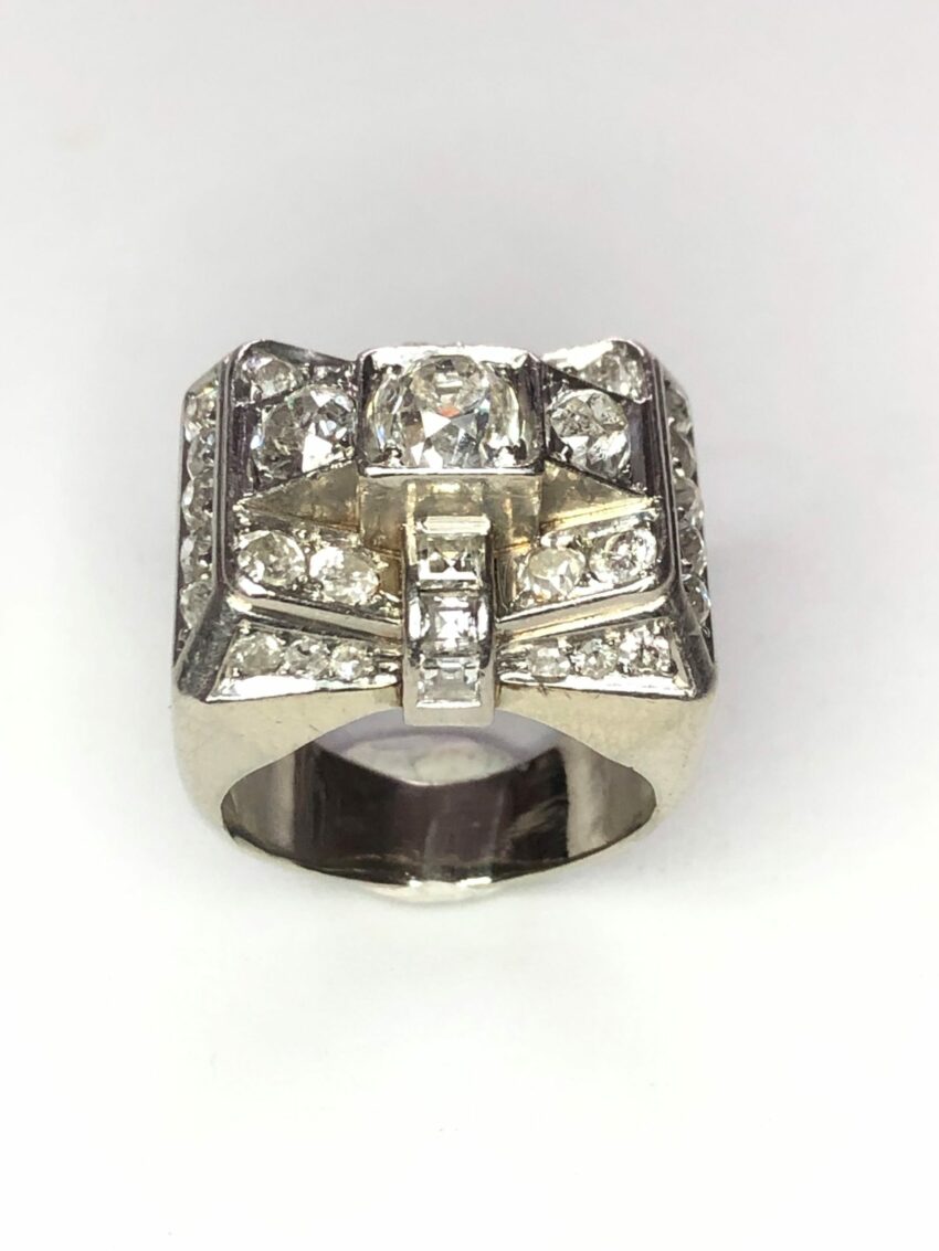VENDUE. Bague Tank Art Déco