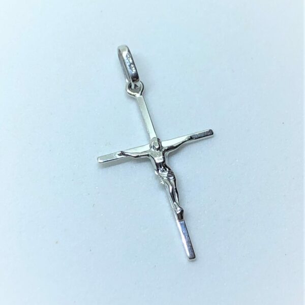 Pendentif croix avec Christ