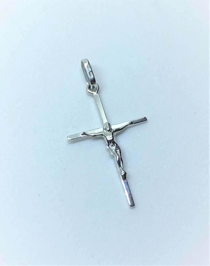Pendentif croix avec Christ