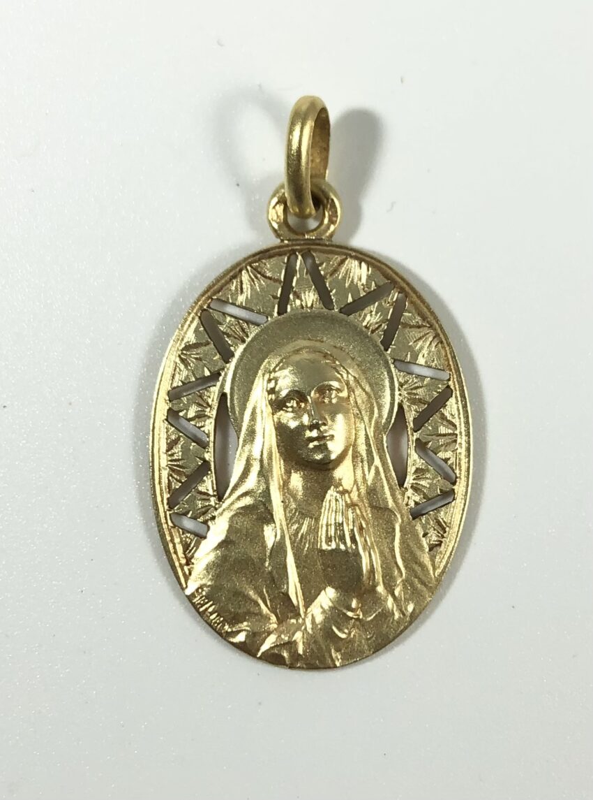 Grande médaille ajourée