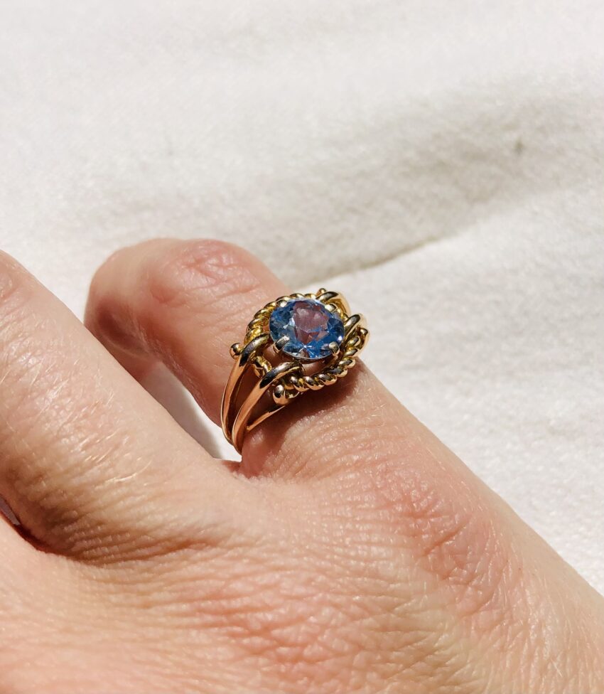 Bague vintage, or jaune et spinelle – Image 6