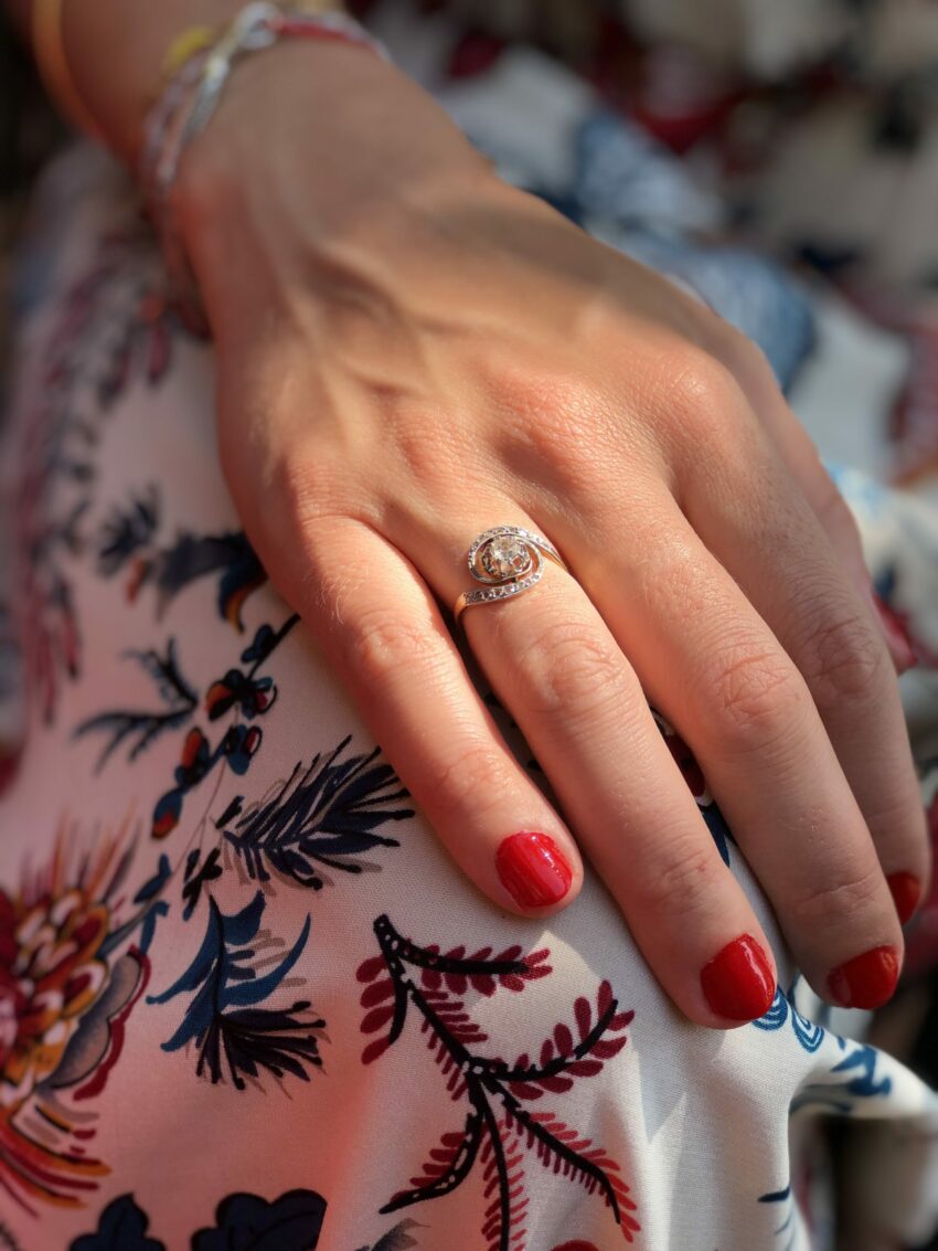 VENDUE. BAGUE TOURBILLON
