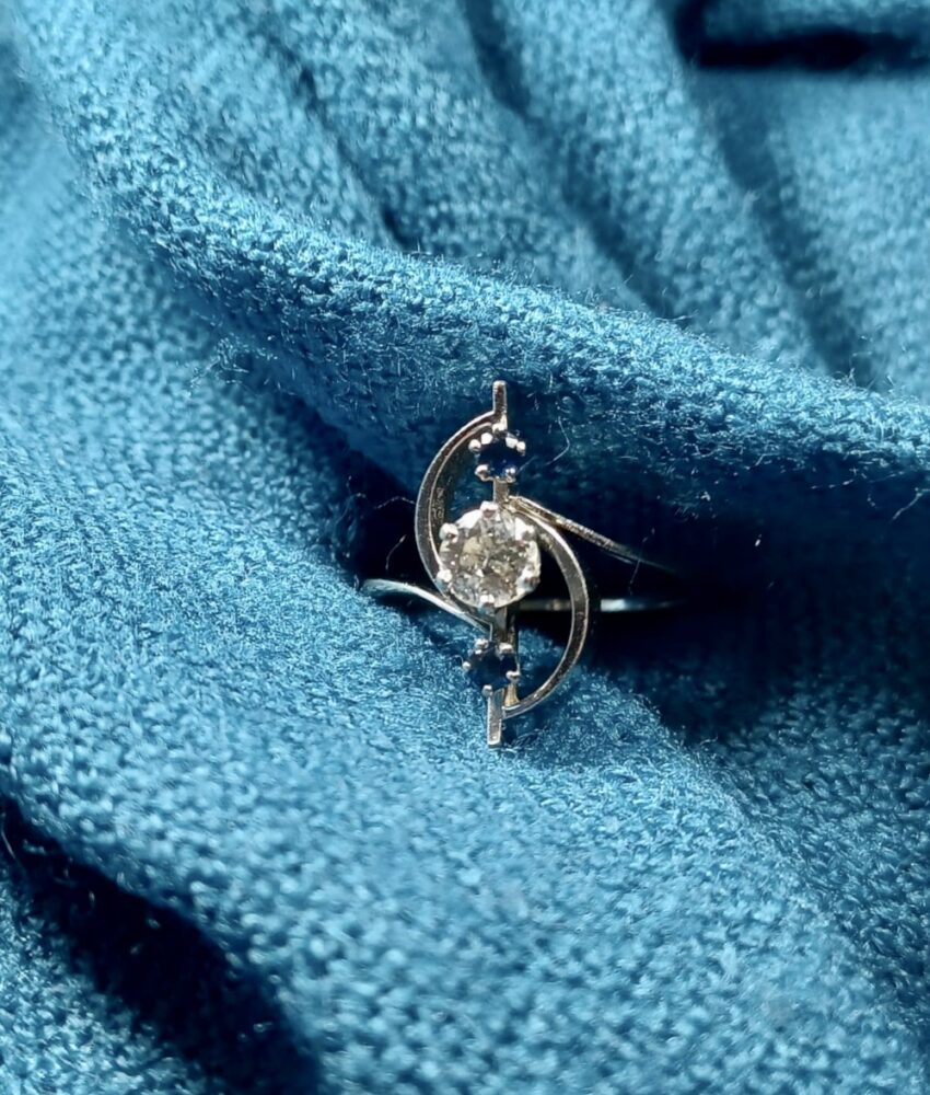 Bague originale, diamant, or et saphirs – Image 5