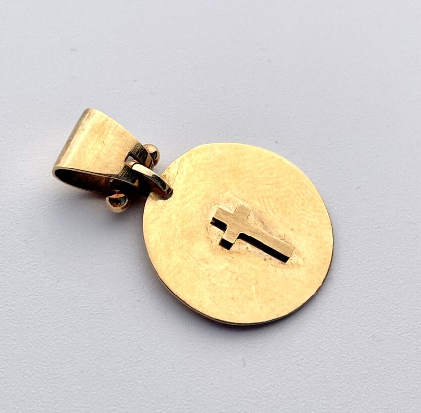 Médaille croix appliquée