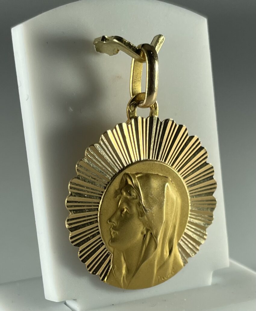 Vendue. Médaille rayonnante – Image 2