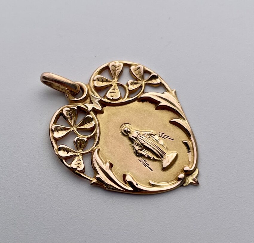 Médaille XIXe en forme de cœur ajouré – Image 3