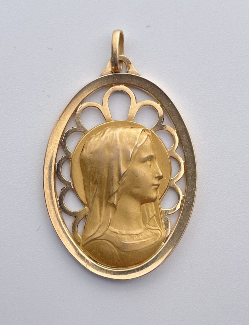 Grande médaille ajourée