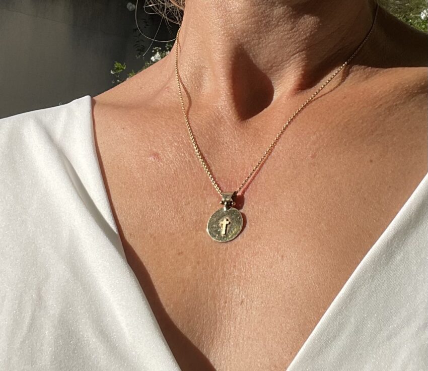 Médaille croix appliquée – Image 4
