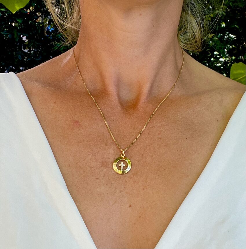 Médaille croix dans un cercle ajouré – Image 2
