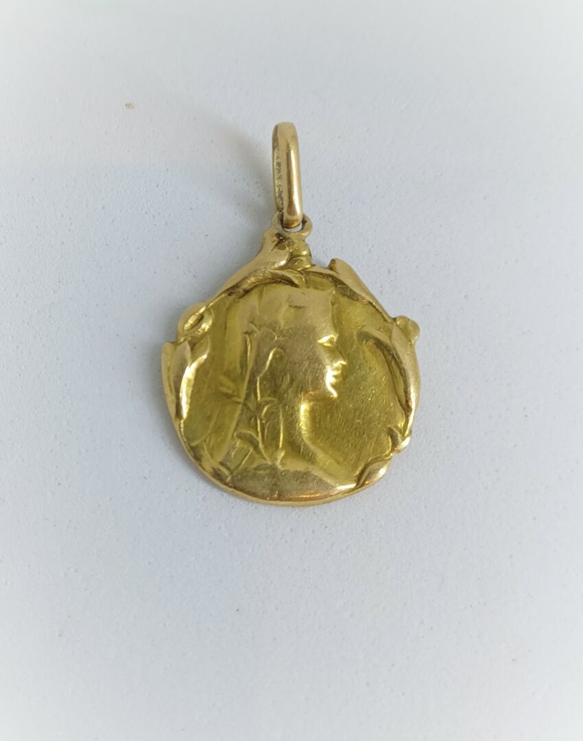 Médaille Vierge au Lys