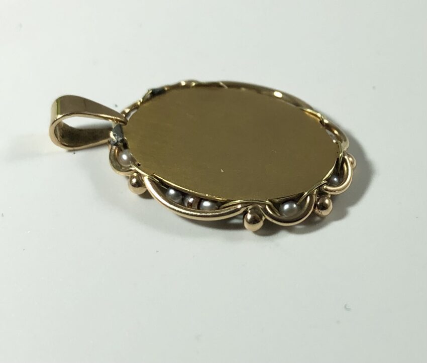 Médaille en or et perles – Image 2