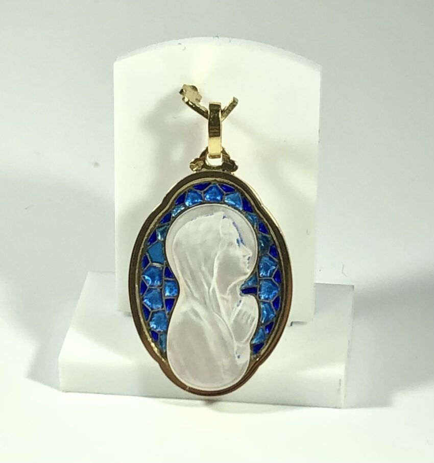 VENDUE. Très belle médaille en or, nacre et émail