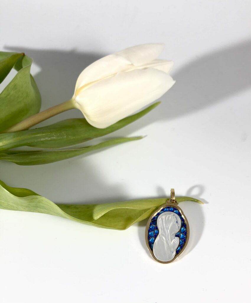 VENDUE. Très belle médaille en or, nacre et émail – Image 4