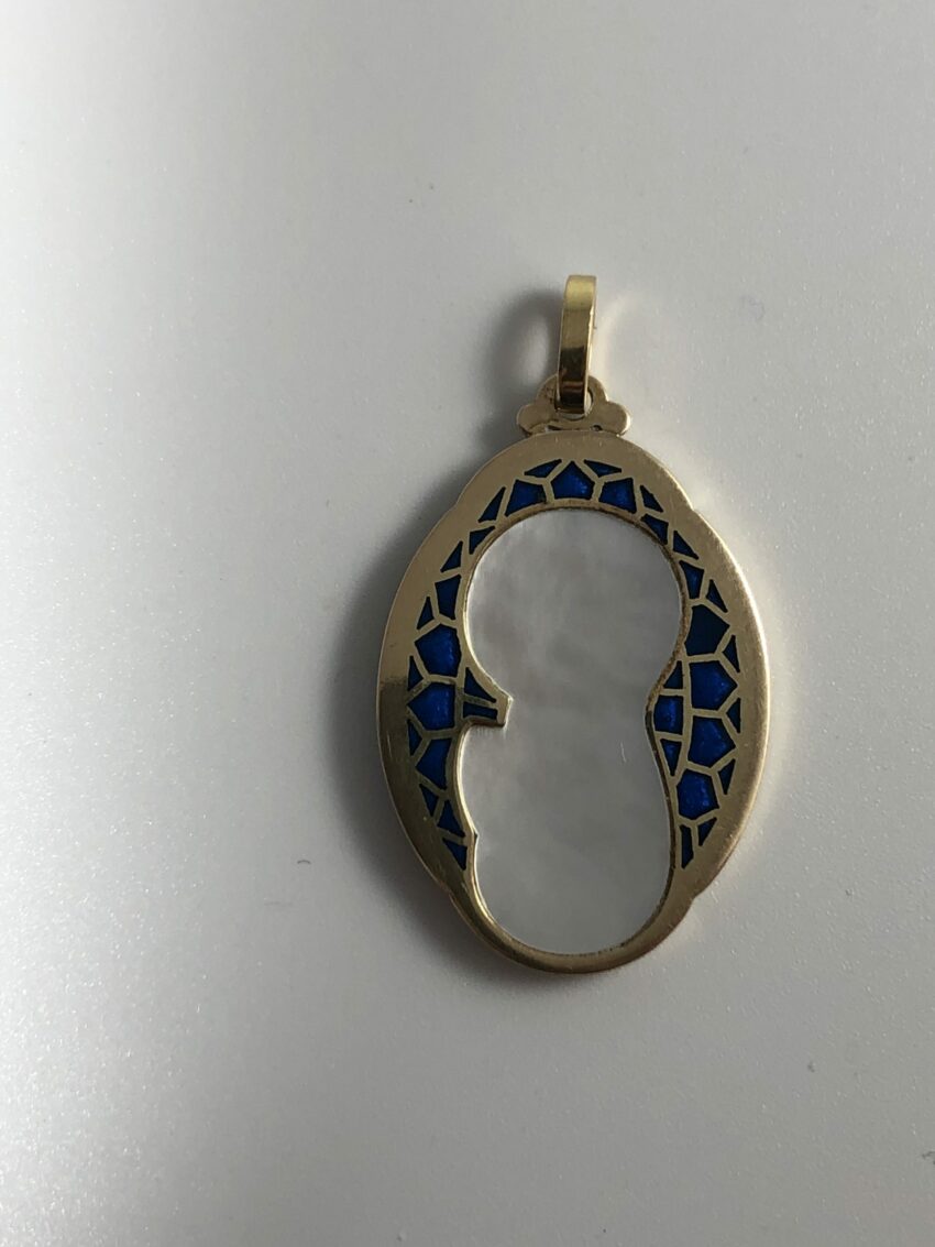 VENDUE. Très belle médaille en or, nacre et émail – Image 3