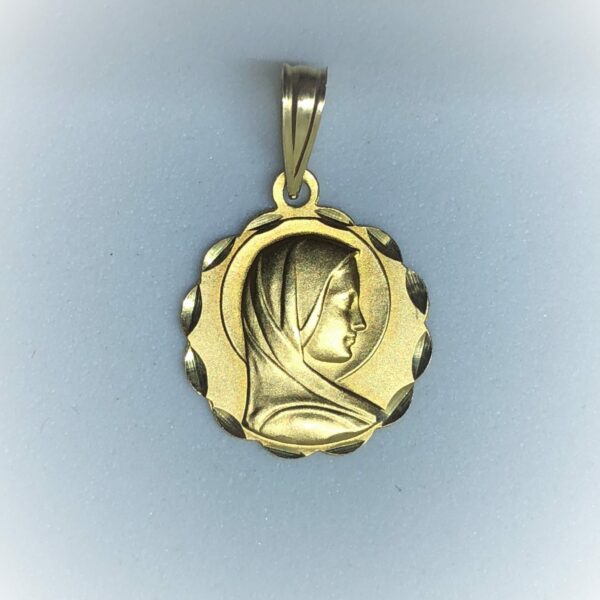 Vendue. Médaille Vierge, entourage diamanté