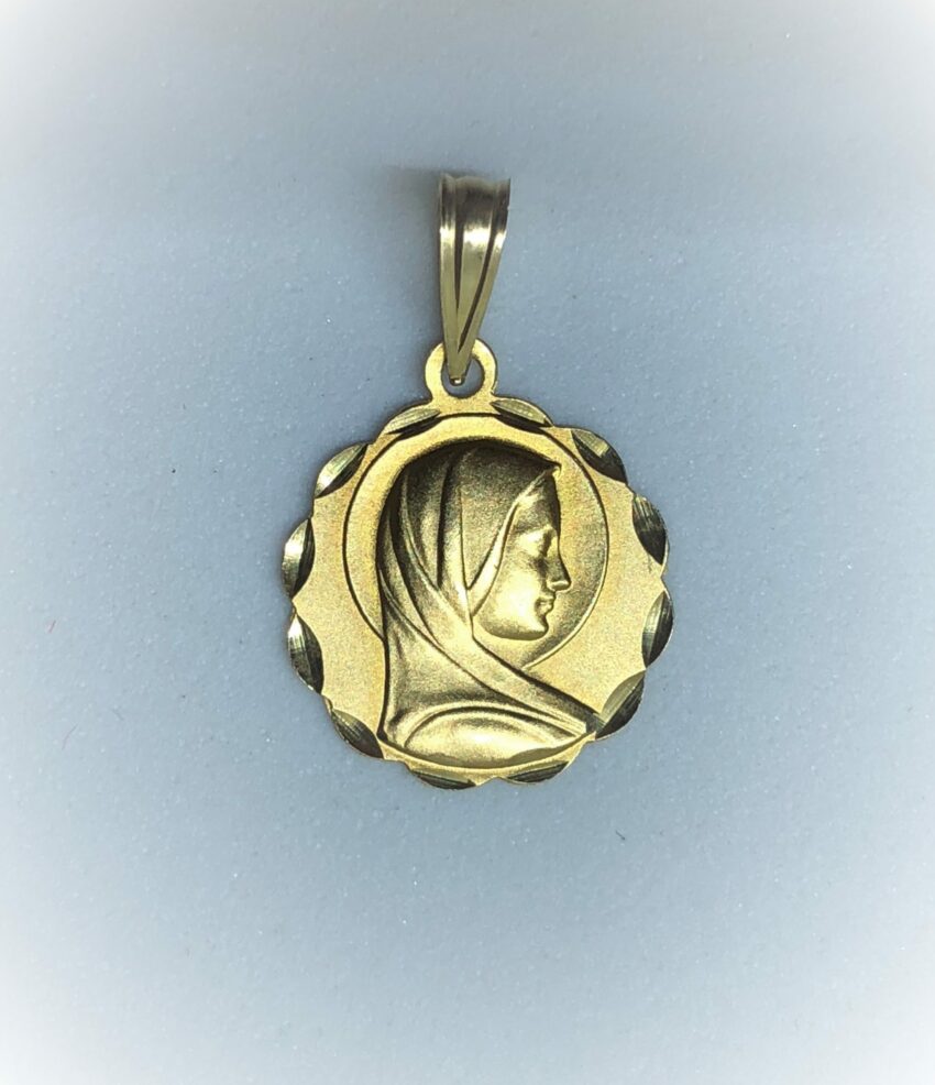 Vendue. Médaille Vierge, entourage diamanté