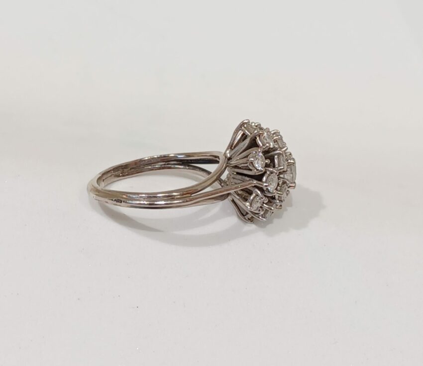 Bague en or et bouquet de diamants – Image 3