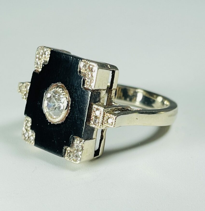VENDUE. Bague Art Déco diamant plaque d'onyx – Image 4