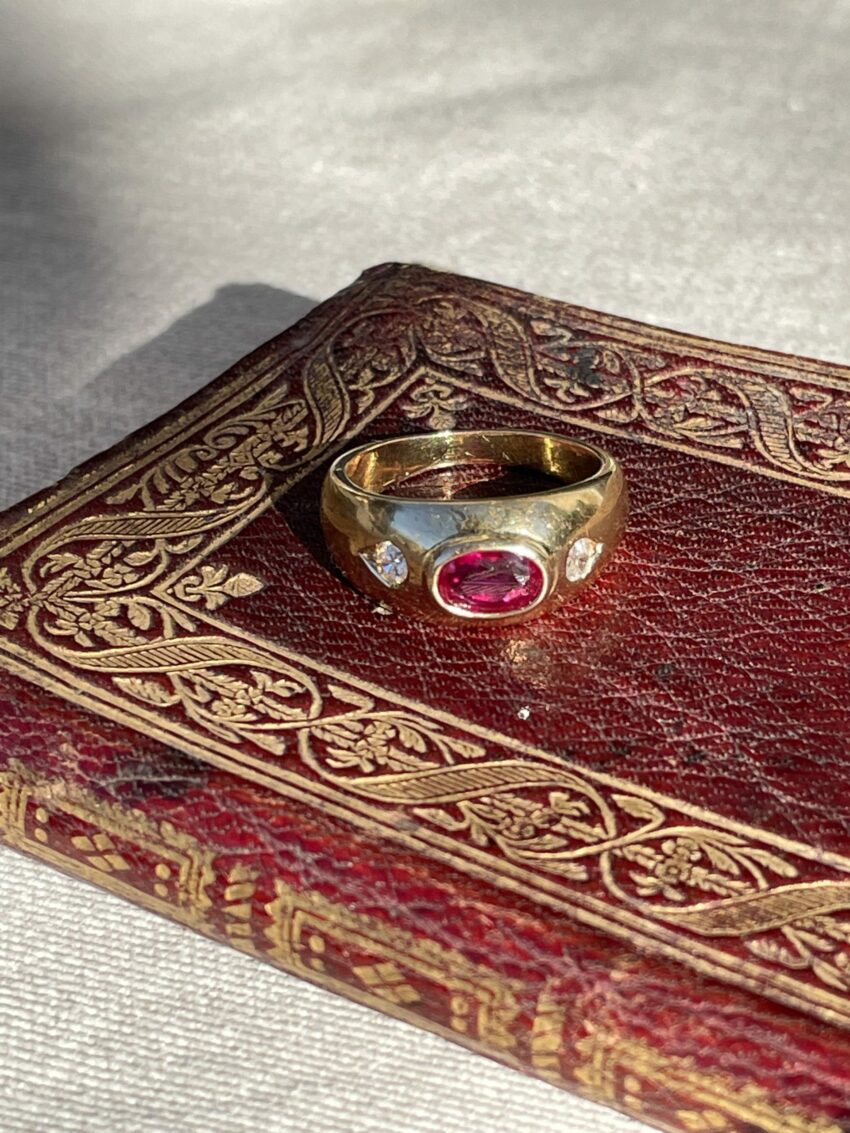 Bague jonc rubis et diamants