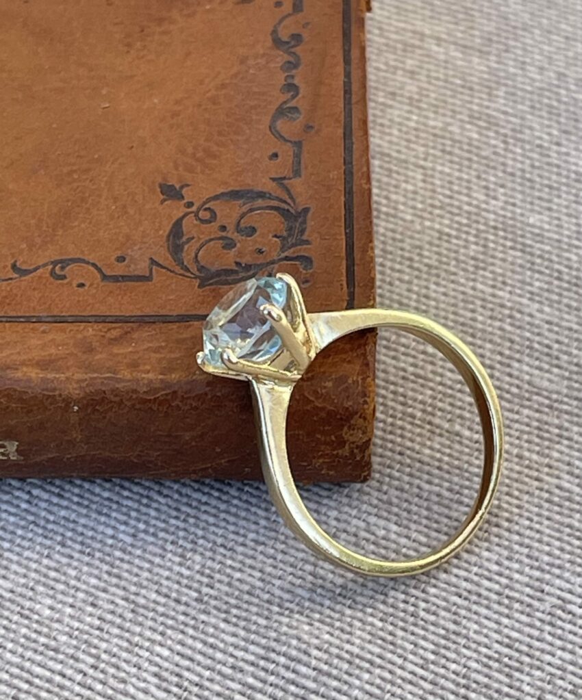 Petite bague ornée d'une aigue marine – Image 2