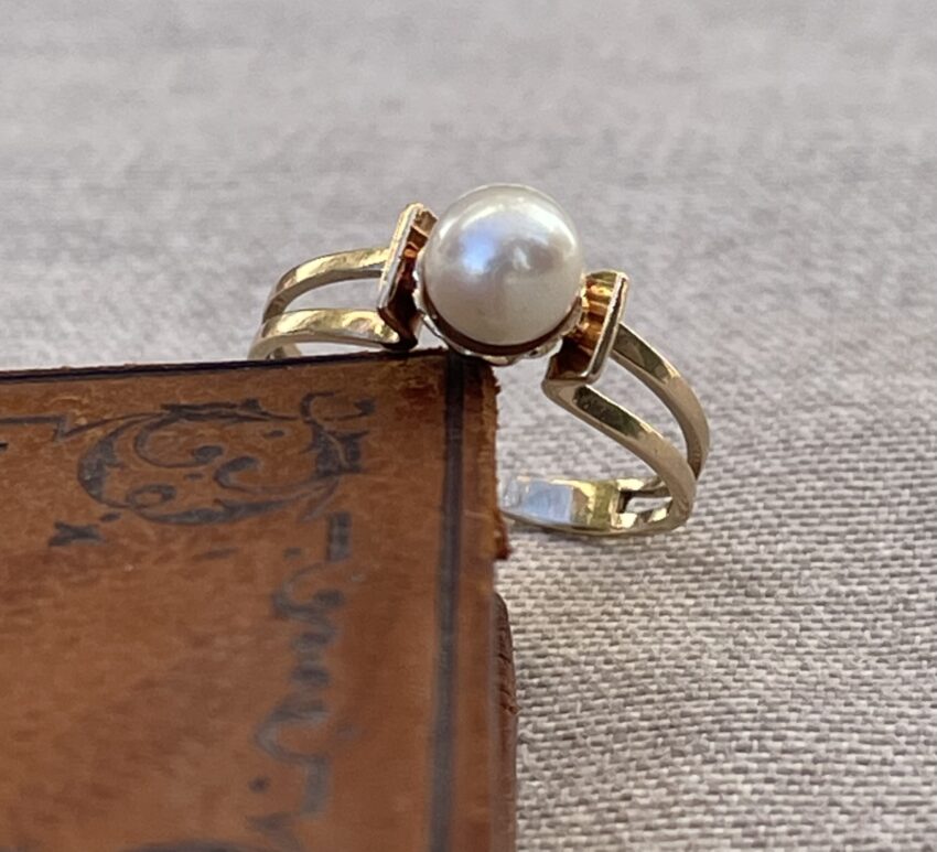 Petite bague perle et or