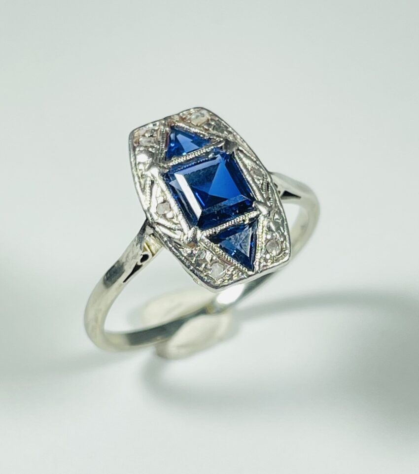 Petite bague Art Déco