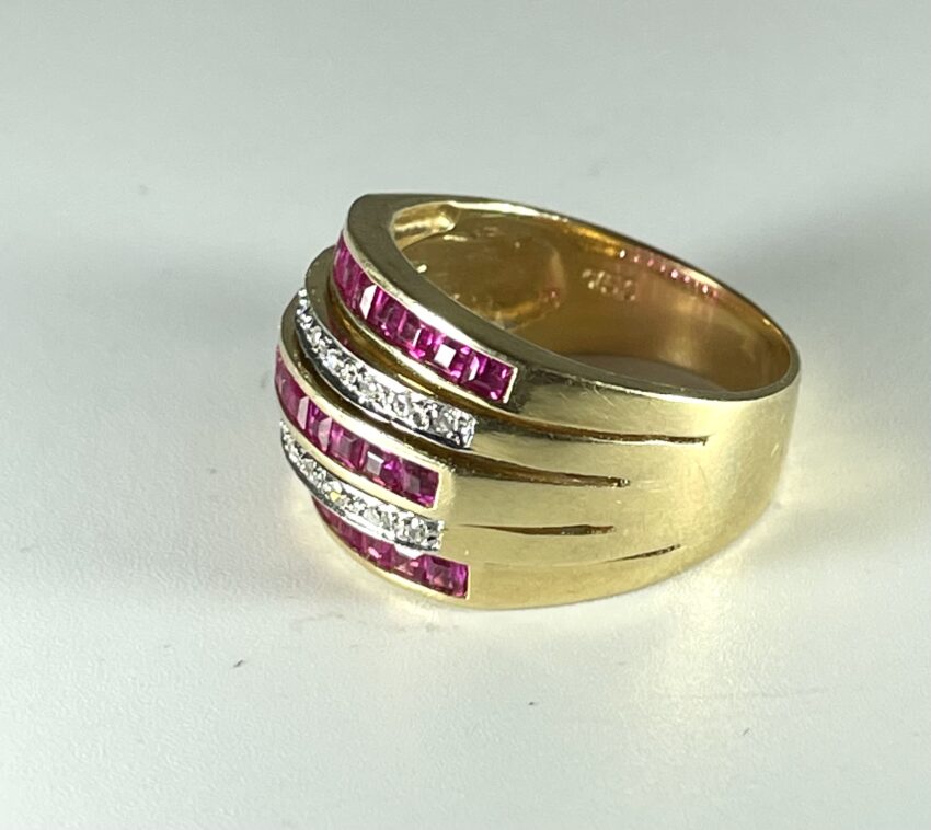 Bague or et lignes de rubis – Image 3