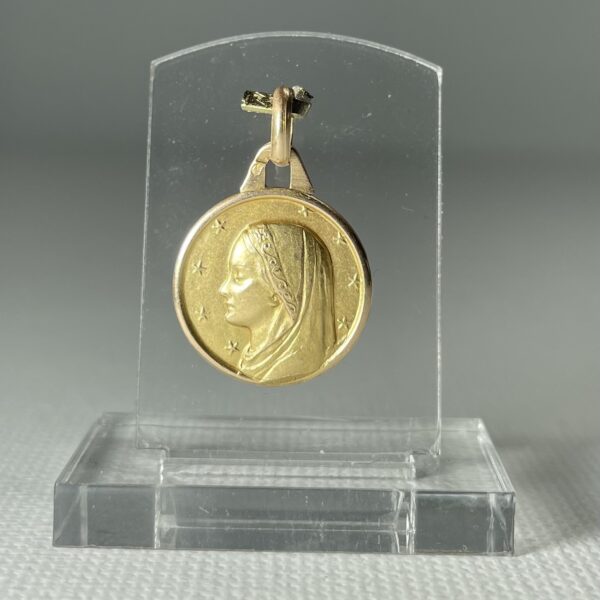 Médaille en or Vierge sur fond étoilé