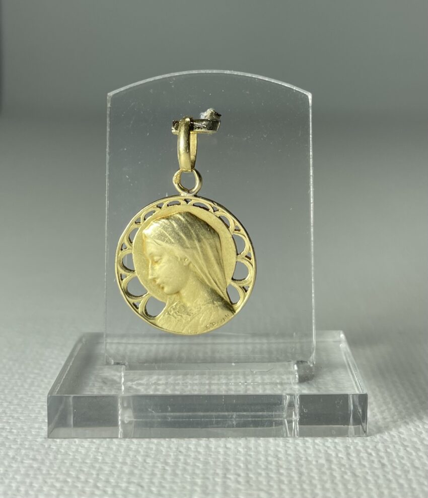 DROPSY. Médaille ajourée en or