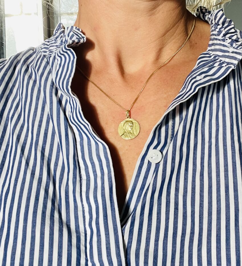 Médaille en or Vierge au voile – Image 2