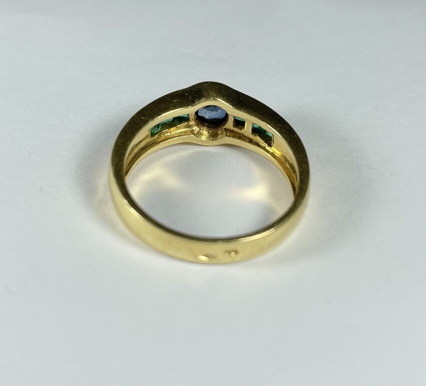 Bague jonc saphir et émeraudes – Image 3