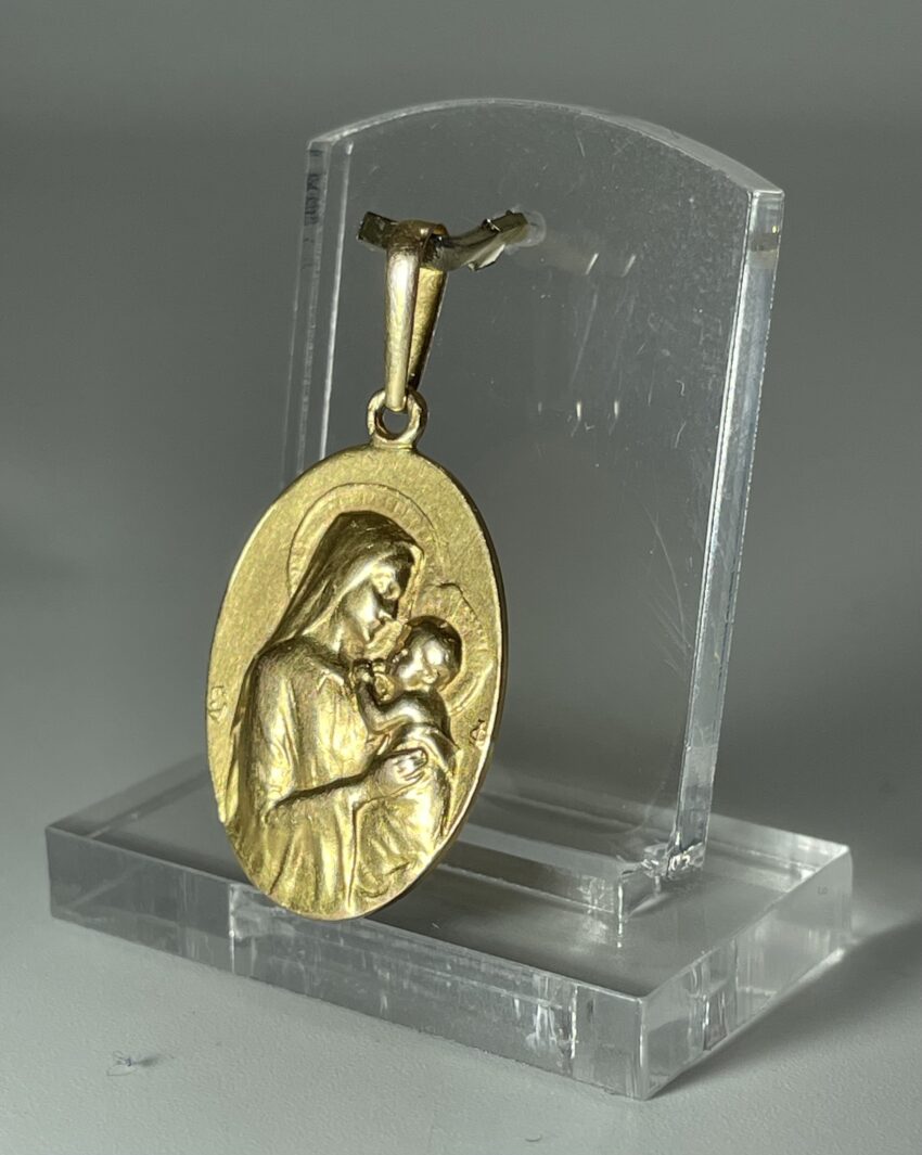 Très belle médaille en or 'Vierge à l'Enfant'