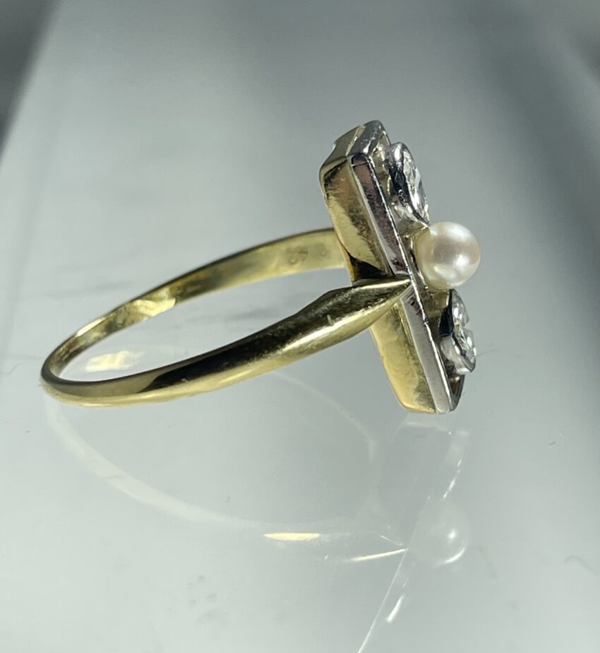 Bague rectangulaire, diamants et perle – Image 2