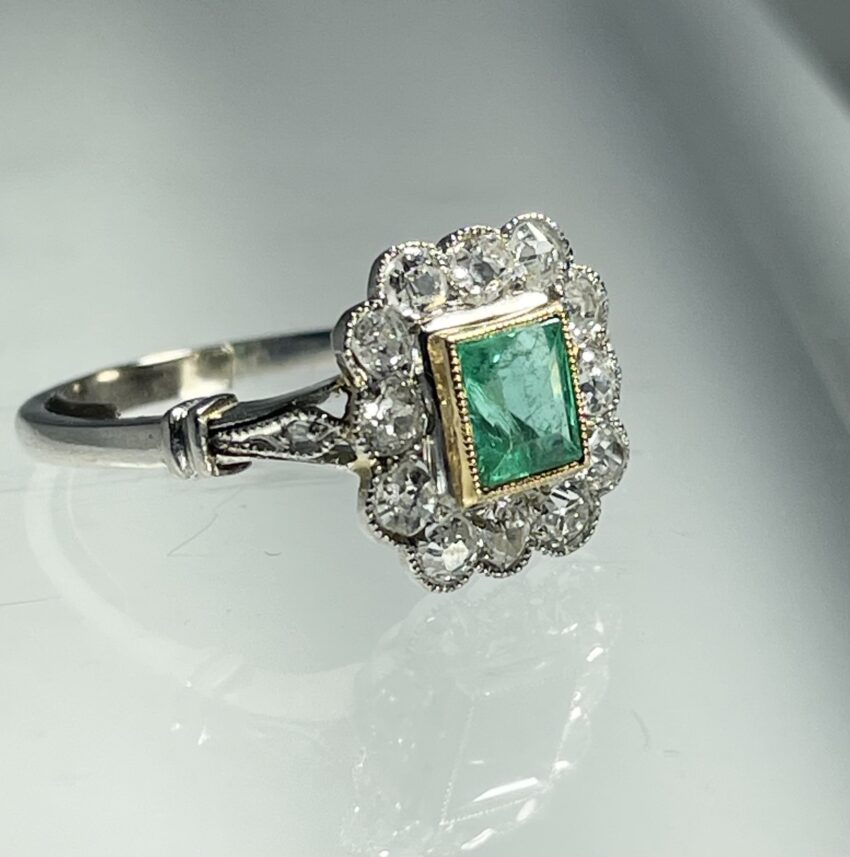 Bague début XXe, émeraude et diamants – Image 2