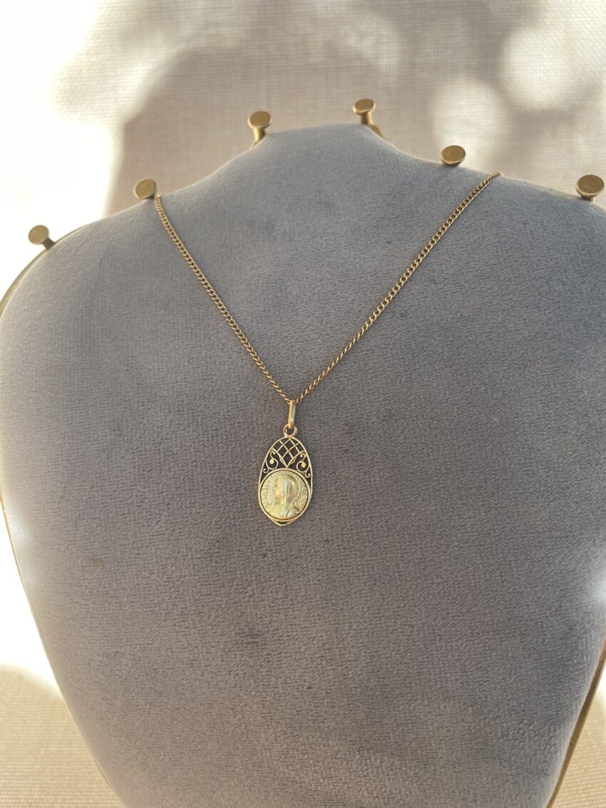 Médaille ancienne ajourée – Image 4