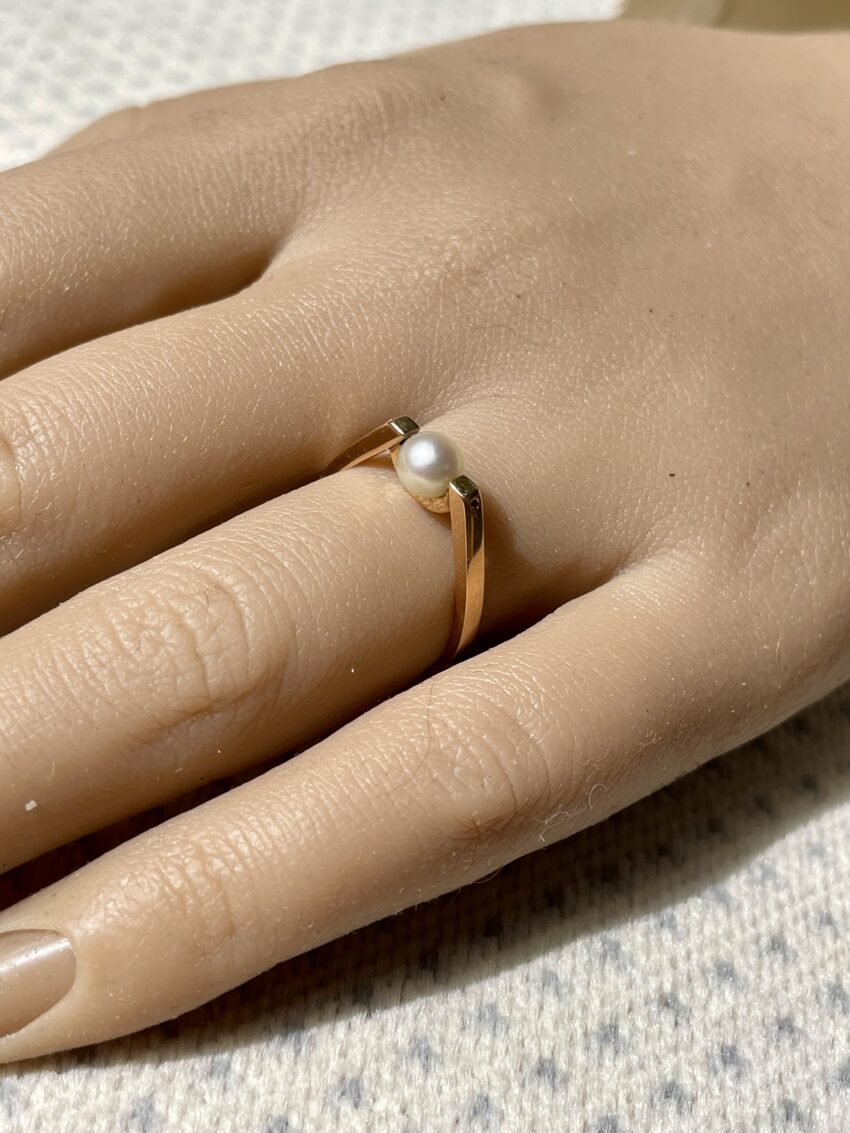 Bague or jaune et perle – Image 3