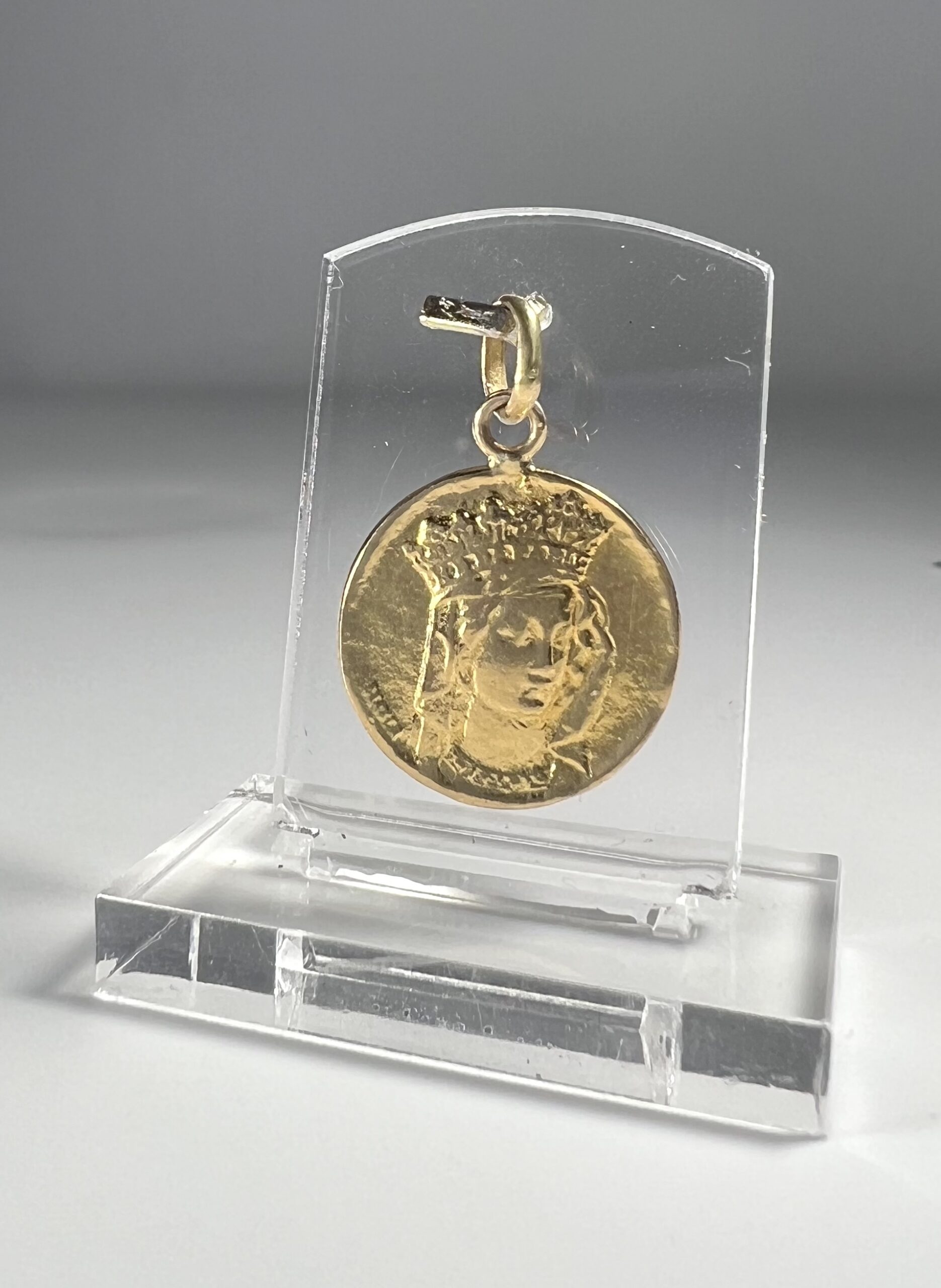 Médaille Vierge couronnée