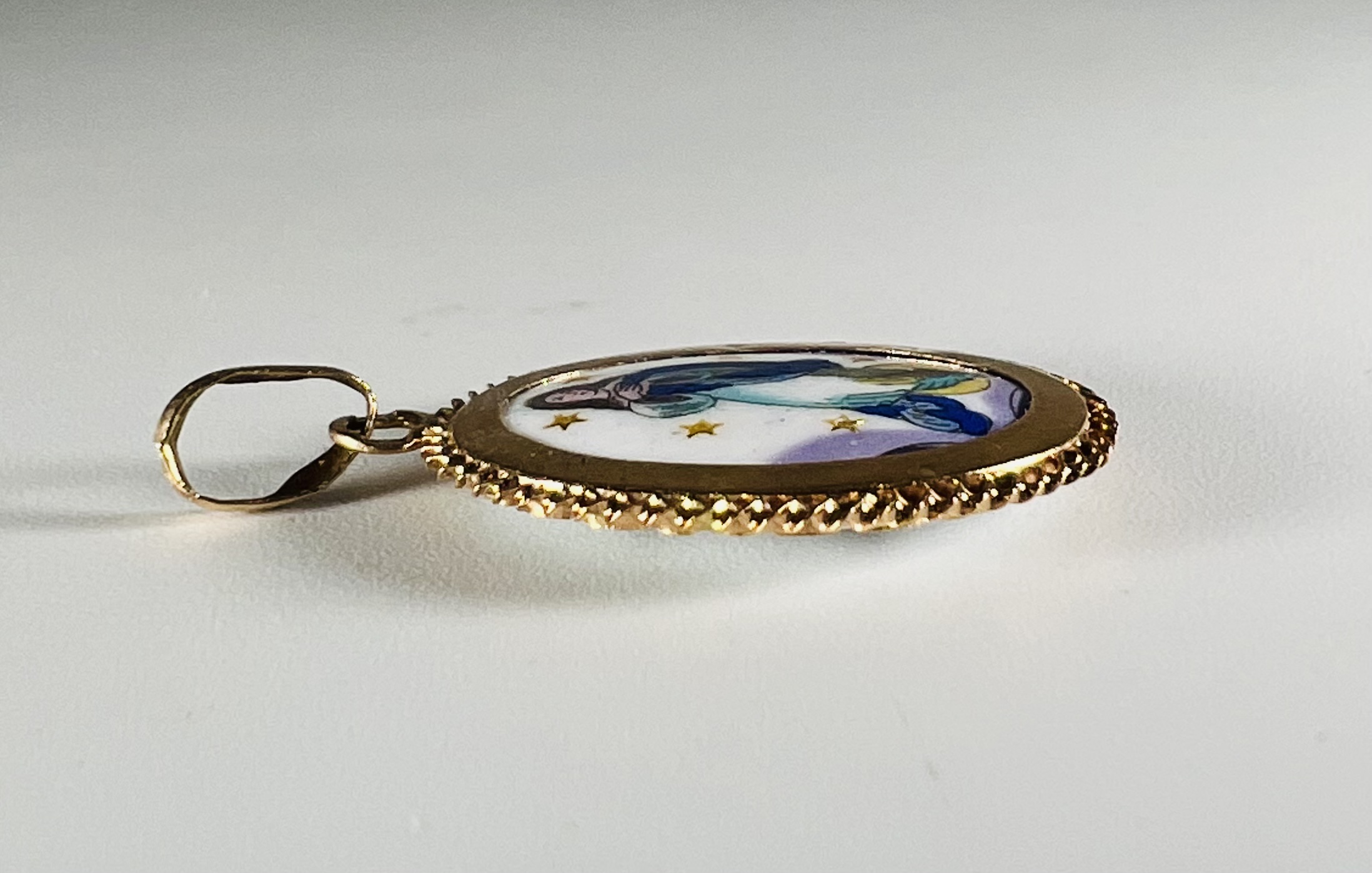 Médaille en émail polychrome et or – Image 4